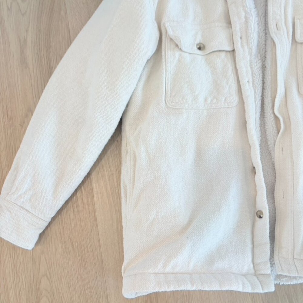 Aritzia Tna Cozy Boyfriend fleece lined super soft button up Cream size 1 - Picture 2 of 7